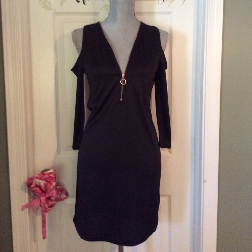 Cold shoulder zipper dress